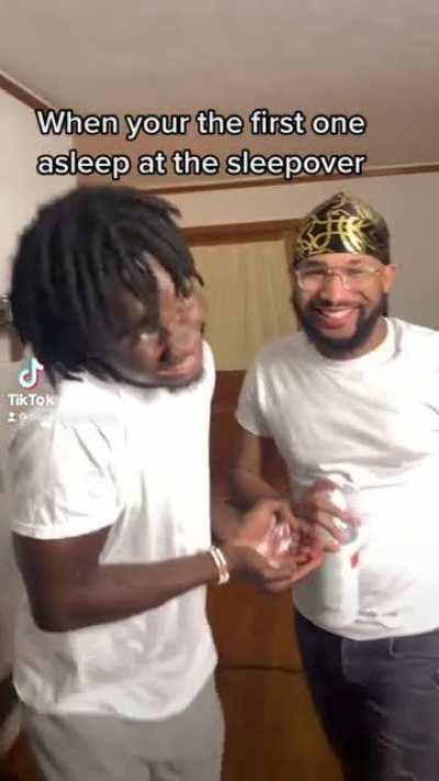 You not bouta put me in a vine ?zip