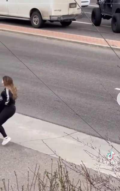 She's a runner, she's a track starrr
