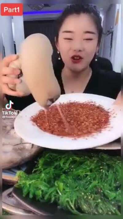 you thought nikocado mukbangs were bad... heres a chinese mukbang