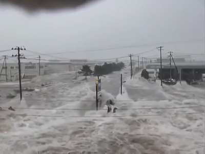 2011 japan tsunami footage