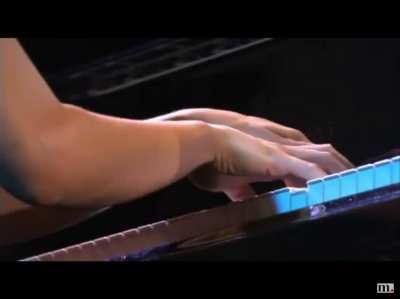 Yuja Wang playing Flight of the Bumblebee at an insane speed